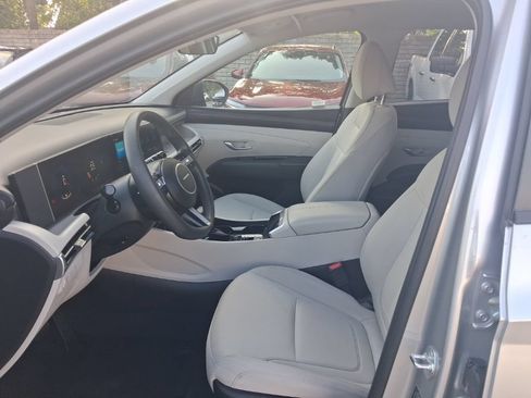 Used 2025 Hyundai Tucson SEL FWD image 4