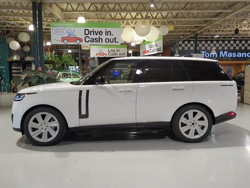 Used 2023 Land Rover Range Rover SE AWD/4WD image 11