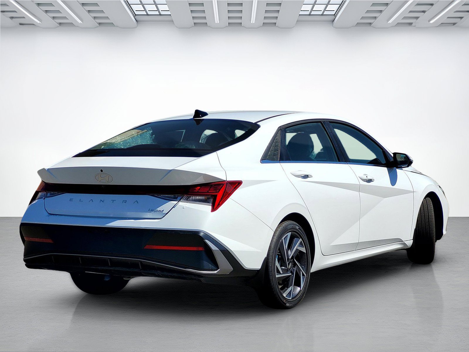 New 2026 Hyundai Elantra Limited FWD image 4