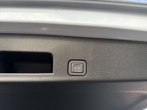 New 2026 Chevrolet Traverse RS image 22