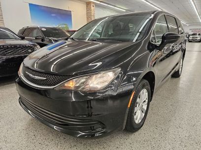 Used 2017 Chrysler Pacifica Touring w/ Tire & Wheel Group