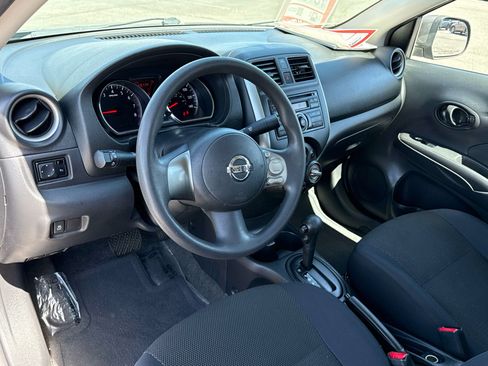 Used 2012 Nissan Versa SV FWD image 11