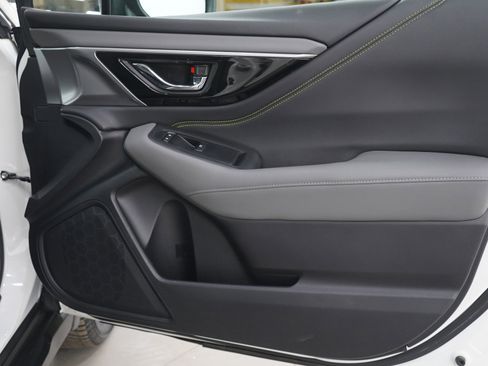 Used 2021 Subaru Outback Onyx Edition XT w/ Popular Package #2 image 9