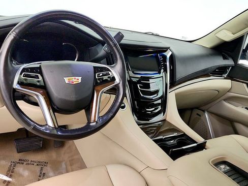Used 2018 Cadillac Escalade ESV Premium Luxury AWD/4WD image 13