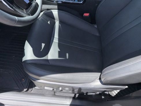 Certified 2025 Kia Sorento SX FWD image 10