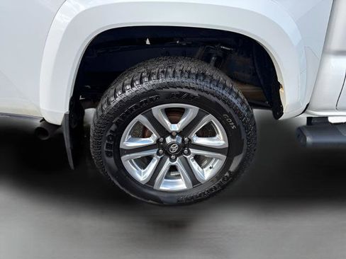 Used 2017 Toyota Tacoma Limited w/ Tow Package AWD/4WD image 25