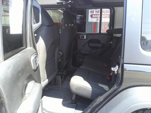 Used 2021 Jeep Wrangler Unlimited Sport image 17