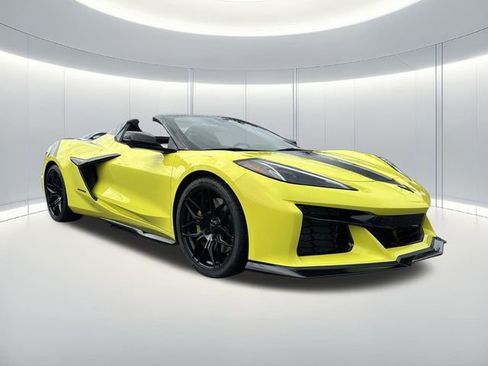 Used 2024 Chevrolet Corvette Z06 RWD image 7