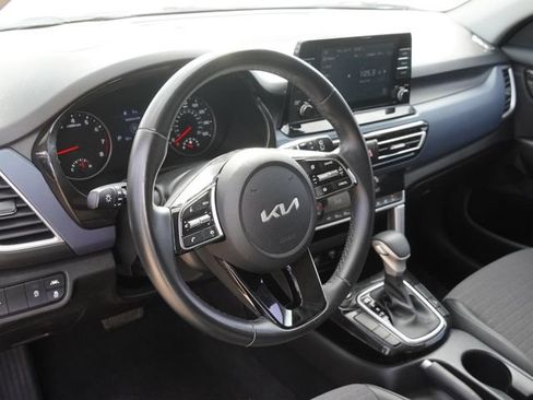 Used 2023 Kia Seltos S FWD image 17