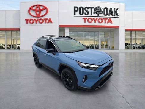 Used 2025 Toyota RAV4 XSE w/ Advanced Technology Package AWD/4WD image 9