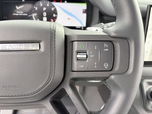 Used 2025 Land Rover Defender 110 V8 AWD/4WD image 9