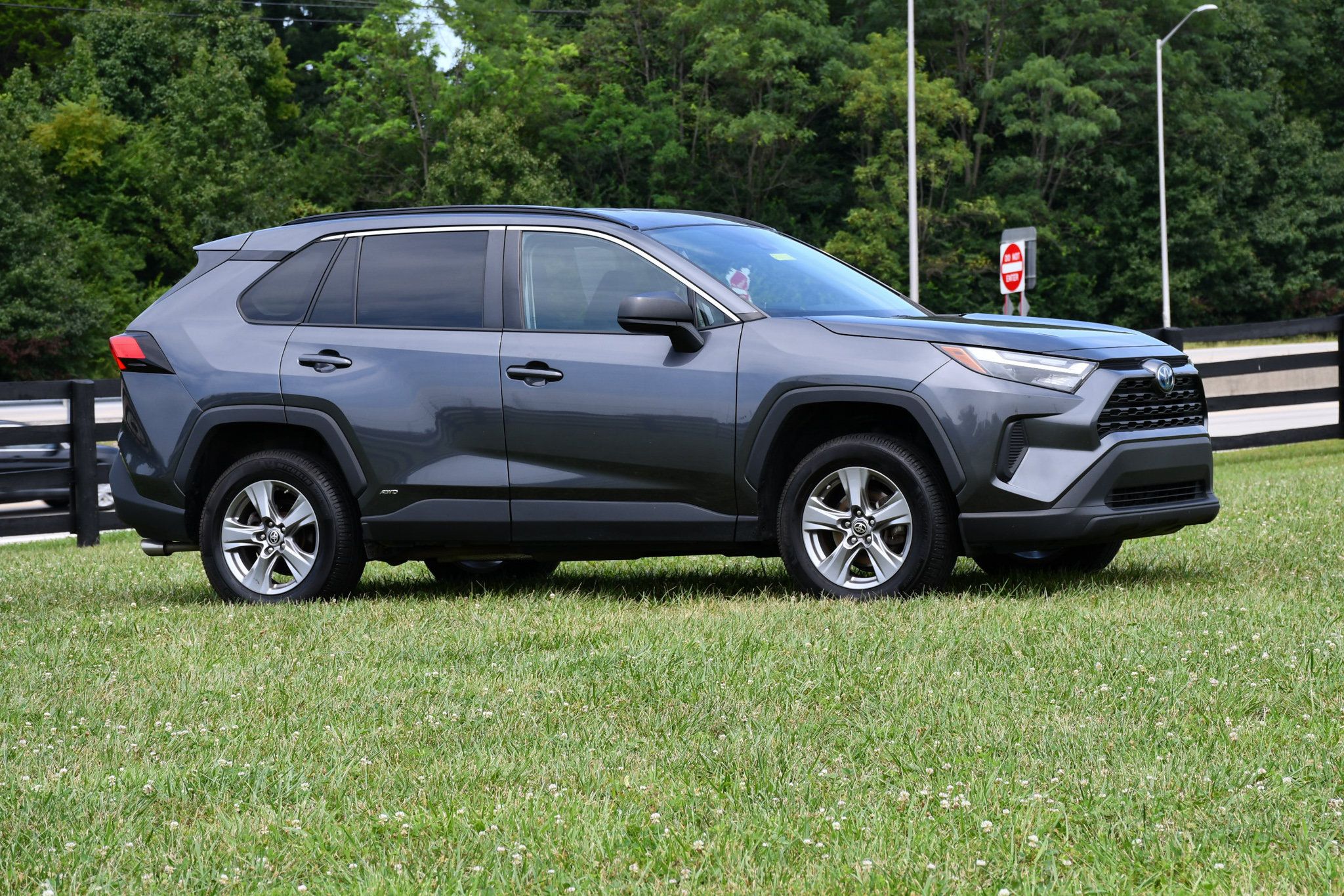 Certified 2023 Toyota RAV4 LE AWD/4WD image 1