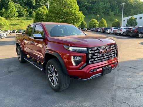 Used 2024 GMC Canyon Denali AWD/4WD image 3