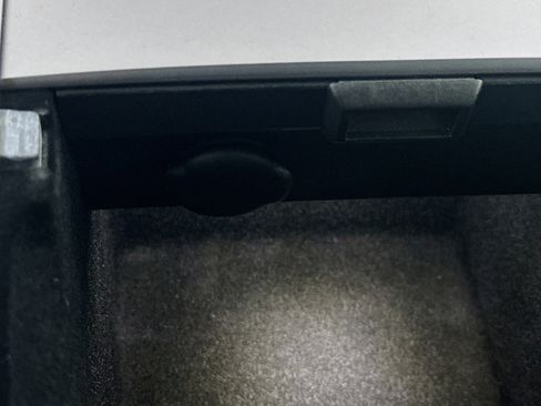 Used 2023 Tesla Model 3 Standard Range image 25