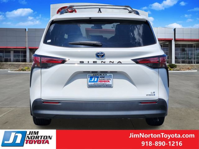 Used 2021 Toyota Sienna LE FWD image 7