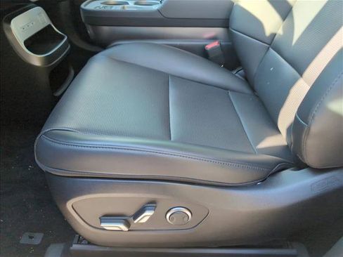 New 2026 Hyundai Ioniq 9 SEL image 4