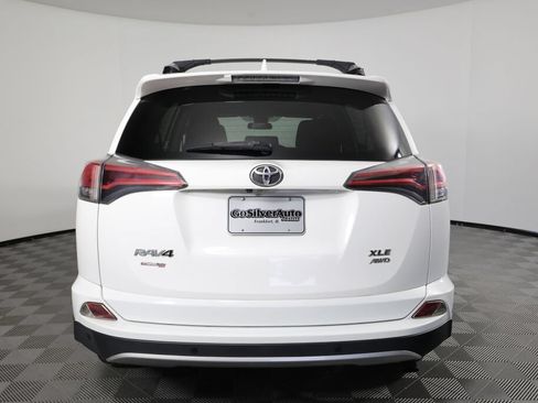 Used 2016 Toyota RAV4 XLE w/ Convenience Package AWD/4WD image 3