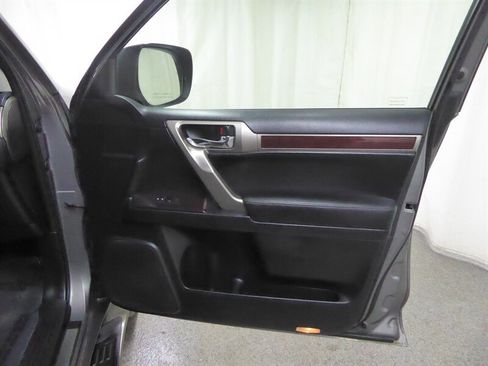 Used 2014 Lexus GX 460 image 26