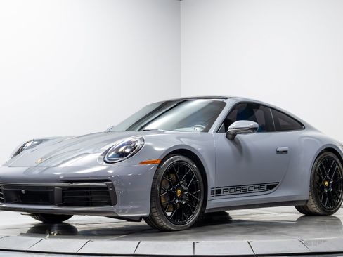 Used 2024 Porsche 911 Carrera image 2