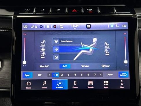 Used 2024 Jeep Grand Cherokee Limited w/ Luxury Tech Group II AWD/4WD image 18