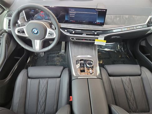 New 2026 BMW X5 xDrive50e w/ Executive Package image 27