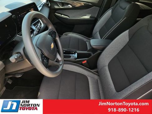 Used 2025 Chevrolet TrailBlazer LT AWD/4WD image 14