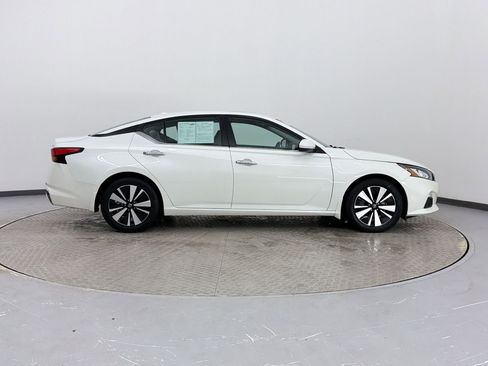 Used 2021 Nissan Altima 2.5 SV w/ SV Premium Package image 8