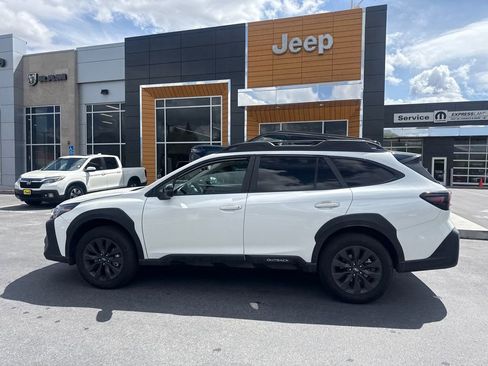 Used 2025 Subaru Outback Onyx Edition AWD/4WD image 8
