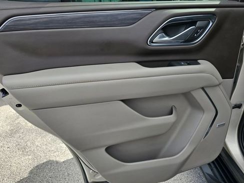 Used 2022 GMC Yukon SLT w/ SLT Premium Package image 21