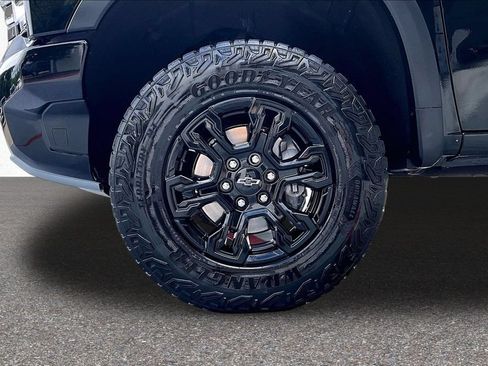 Used 2022 Chevrolet Silverado 1500 ZR2 w/ Technology Package AWD/4WD image 36