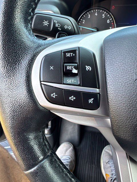 Used 2021 Ford Explorer XLT w/ Equipment Group 202A AWD/4WD image 21