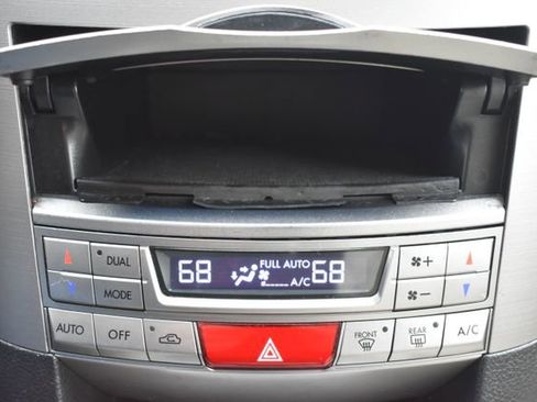 Used 2013 Subaru Outback 2.5i Limited w/ Moonroof Pkg AWD/4WD image 27