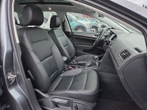 Used 2018 Volkswagen Golf Alltrack SE image 17