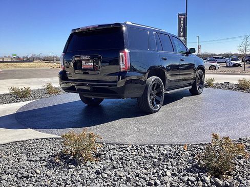 Used 2019 GMC Yukon SLT w/ Graphite Performance Edition image 4