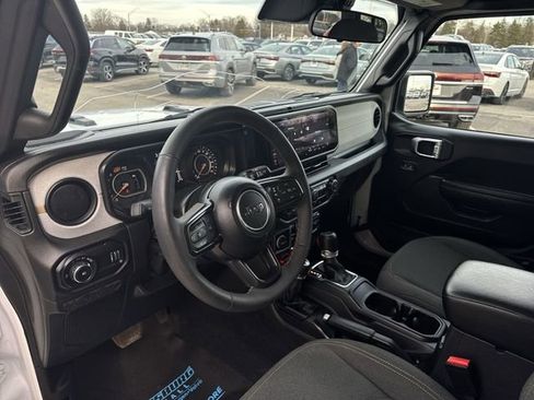 Used 2024 Jeep Wrangler Willys image 10