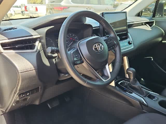Used 2025 Toyota Corolla Cross LE FWD image 10