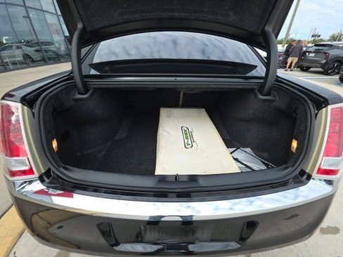 Used 2012 Chrysler 300 Limited w/ Luxury Group image 25