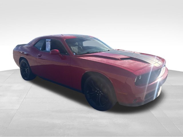 Used 2018 Dodge Challenger SXT w/ Blacktop Package RWD image 7