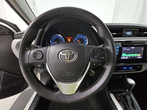 Used 2017 Toyota Corolla LE FWD image 8