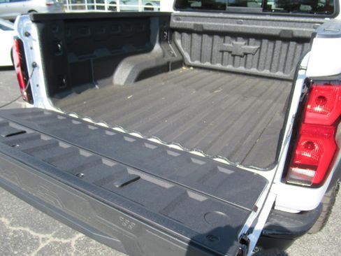 New 2026 Chevrolet Colorado ZR2 AWD/4WD image 28