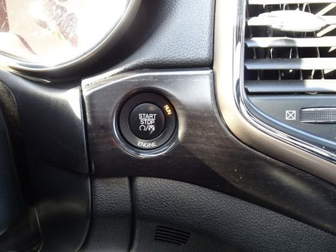 Used 2015 Jeep Grand Cherokee Altitude image 19