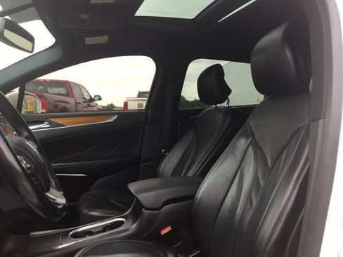 Used 2019 Lincoln MKC Reserve FWD image 13