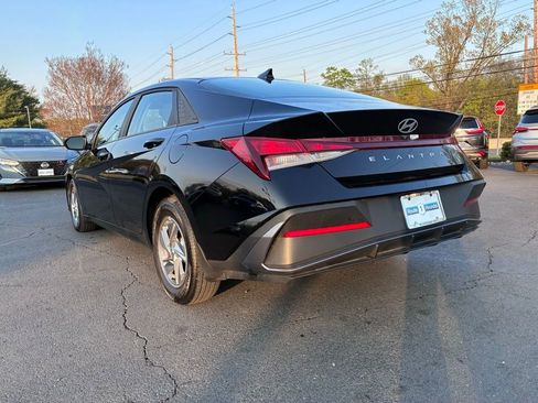 Used 2024 Hyundai Elantra SE image 5