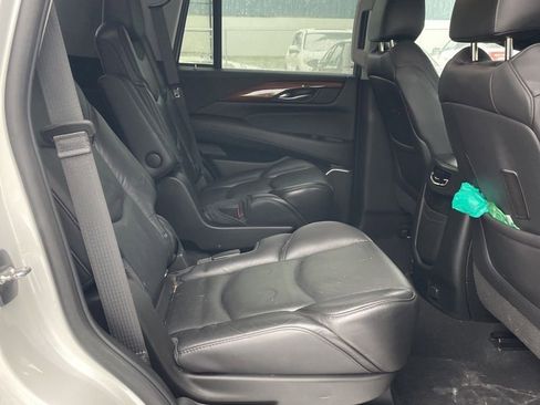 Used 2018 Cadillac Escalade Luxury w/ LPO, Radiant Package image 16