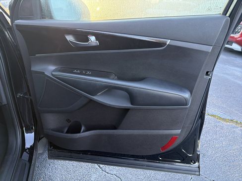 Used 2018 Kia Sorento LX image 14