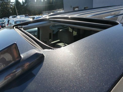 Used 2018 Chevrolet Suburban LT image 10