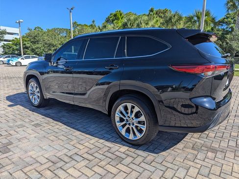 Used 2020 Toyota Highlander Limited image 9
