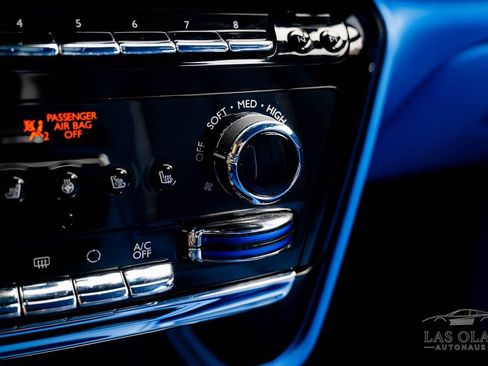 Used 2024 Rolls-Royce Phantom Sedan RWD image 42