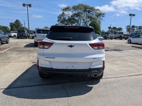 Used 2022 Chevrolet TrailBlazer RS w/ Sun and Liftgate Package FWD image 5