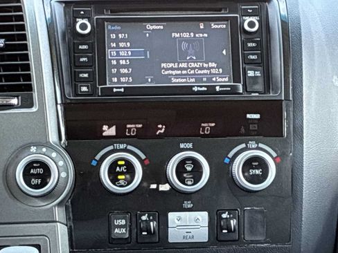 Used 2017 Toyota Sequoia Limited w/ Safety & Convenience Package AWD/4WD image 17